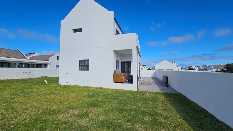 4 Bedroom Property for Sale in Golden Mile Western Cape